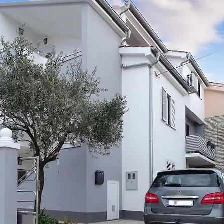 2 Bedroom Awesome In *