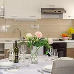 2 Bedroom Awesome In アパート ザダル