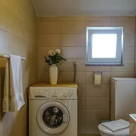 2 Bedroom Lovely Apartment In Zadar Lägenhet